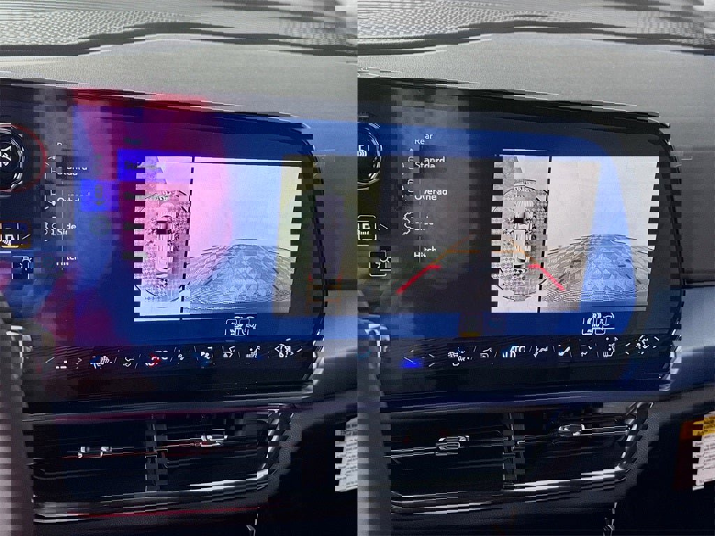 New 2026 Chevrolet Equinox EV LT image 9