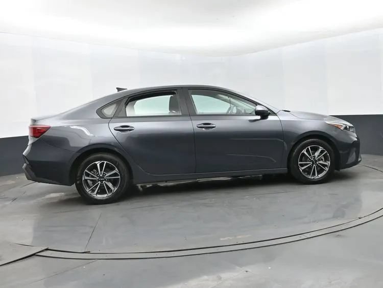 Used 2024 Kia Forte LXS FWD image 4