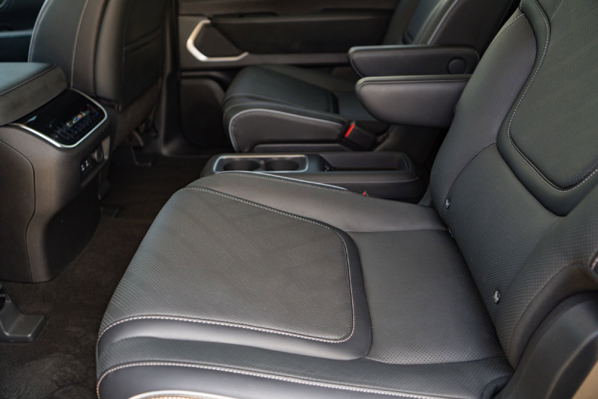 Certified 2025 INFINITI QX80 Luxe AWD/4WD image 23