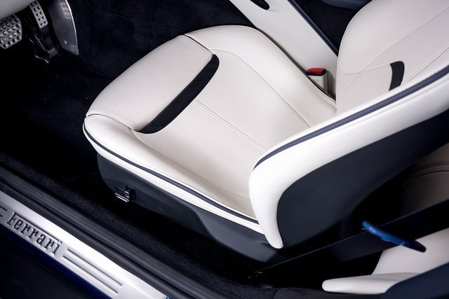 Used 2025 Ferrari Roma Spider image 23