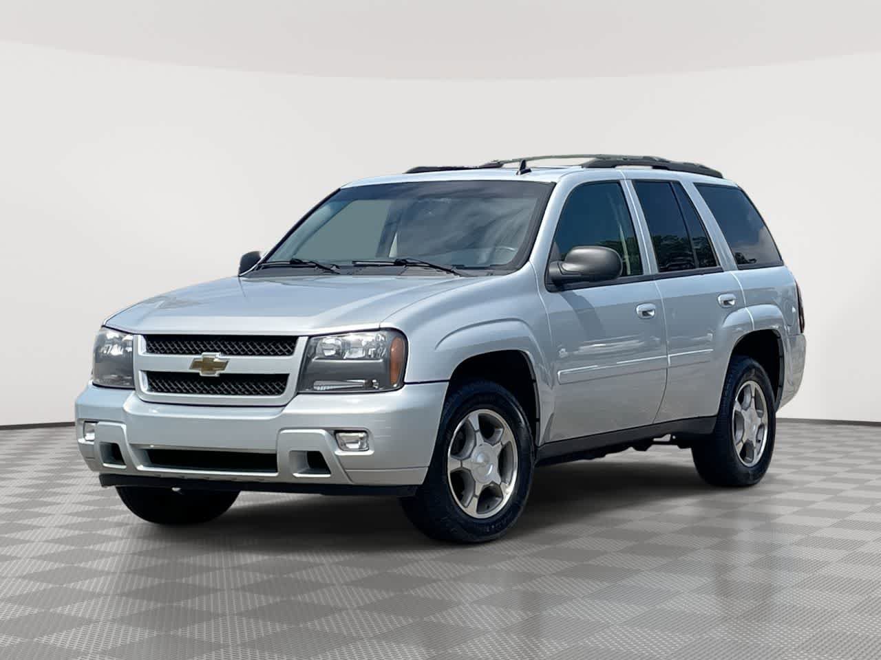 Used 2008 Chevrolet TrailBlazer LT w/ Sun And Sound Package RWD image 1