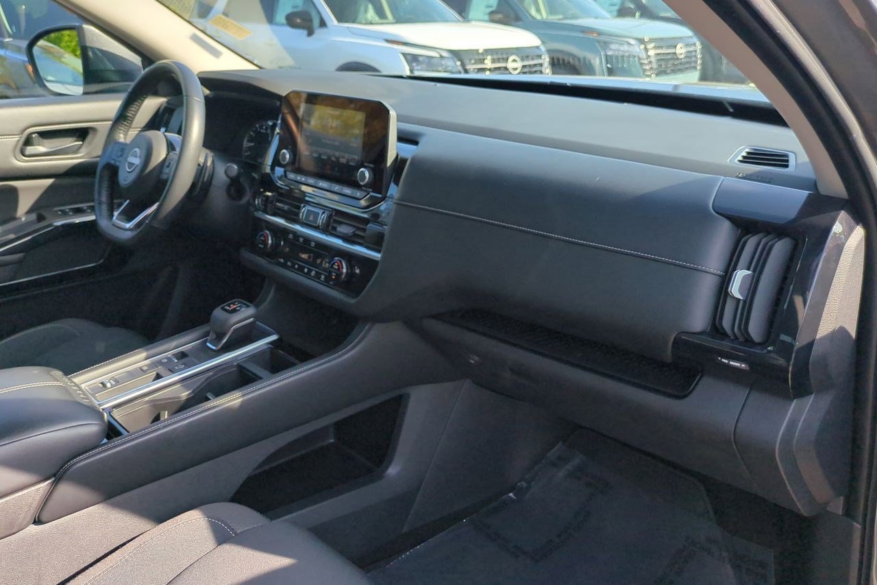 Certified 2023 Nissan Pathfinder SV FWD image 42