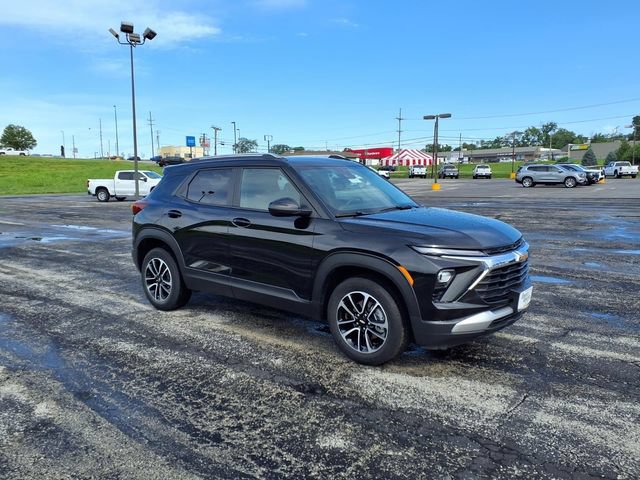 Used 2025 Chevrolet TrailBlazer LT AWD/4WD image 6