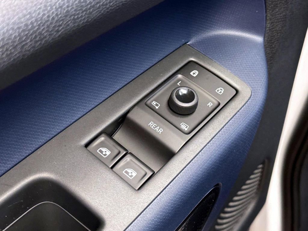 New 2025 Volkswagen ID. Buzz Pro S image 13