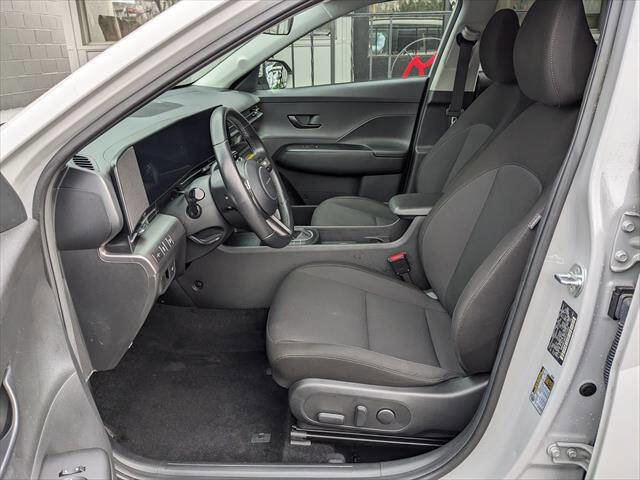 Used 2024 Hyundai Kona SEL image 8
