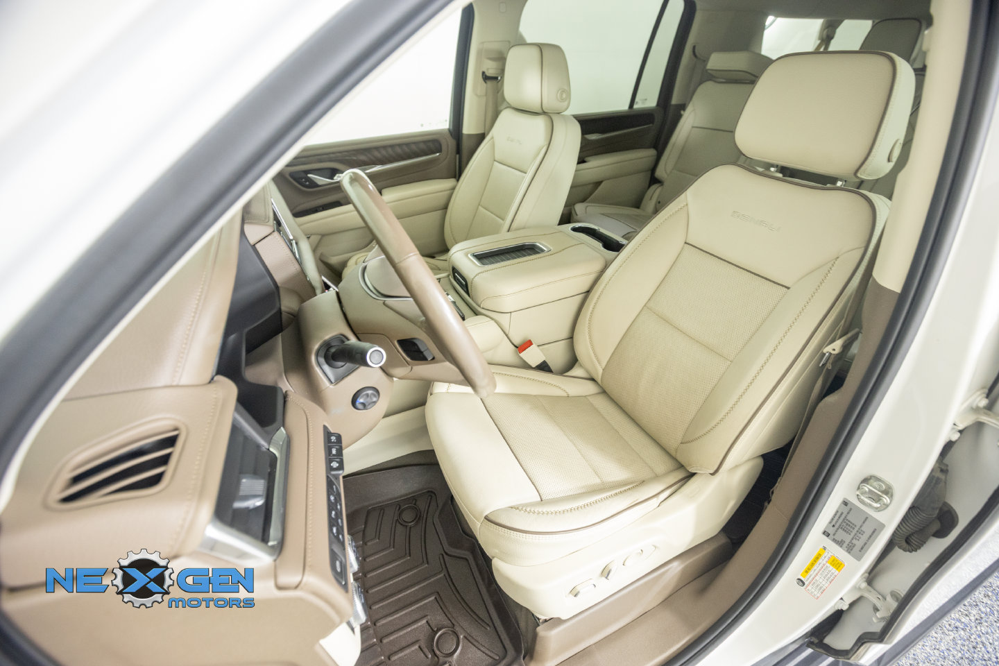 Used 2022 GMC Yukon XL Denali AWD/4WD image 26