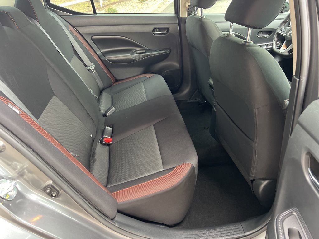 Used 2022 Nissan Versa SR image 14