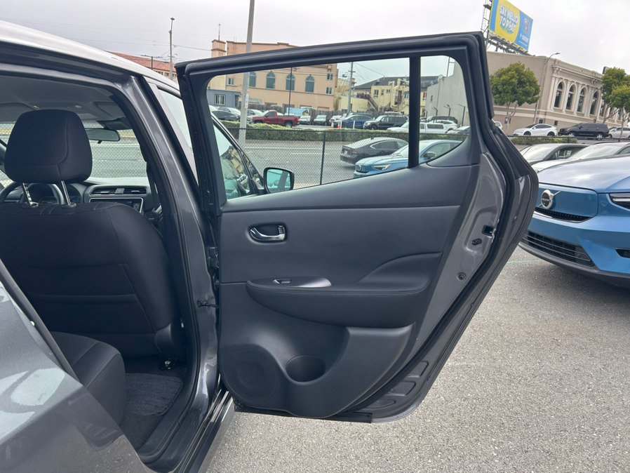 Used 2025 Nissan Leaf S FWD image 35