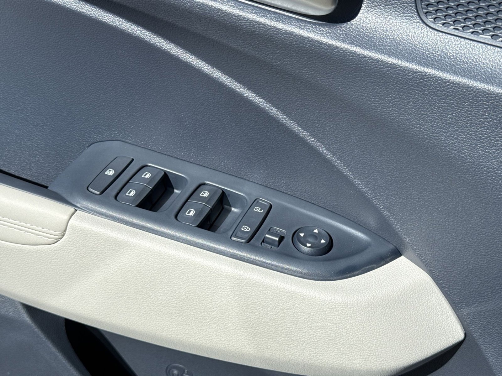 New 2026 Hyundai Venue SEL FWD image 15