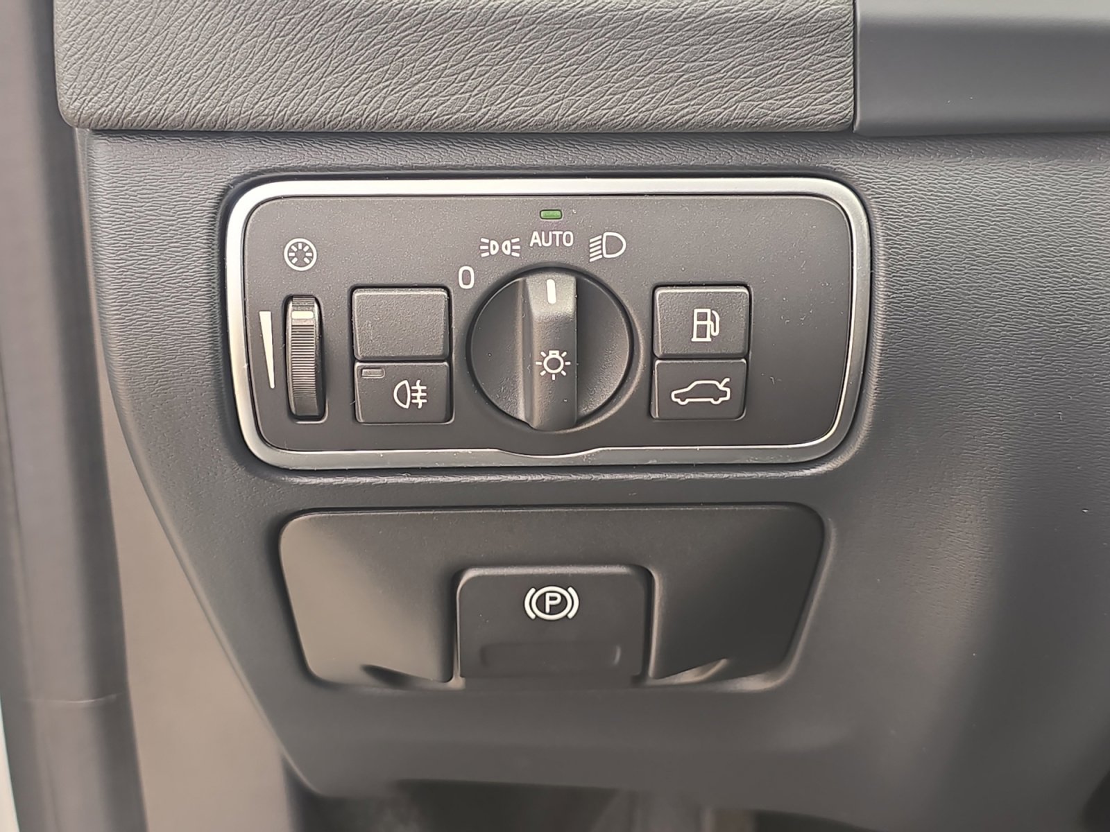 Used 2018 Volvo V60 T5 Cross Country w/ Convenience Package AWD/4WD image 27