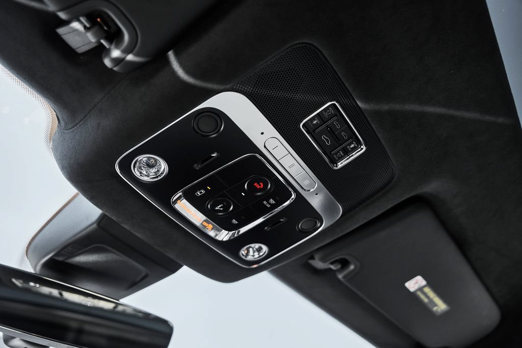 Used 2024 Bentley Flying Spur V8 AWD/4WD image 84