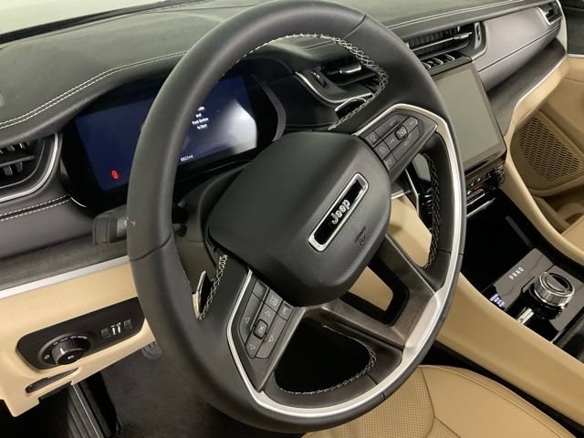 Used 2024 Jeep Grand Cherokee Limited w/ Luxury Tech Group II AWD/4WD image 24