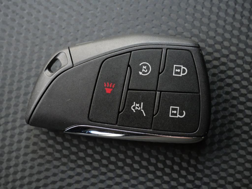 Used 2025 Chevrolet Equinox RS w/ Safety and Technology Package AWD/4WD image 32