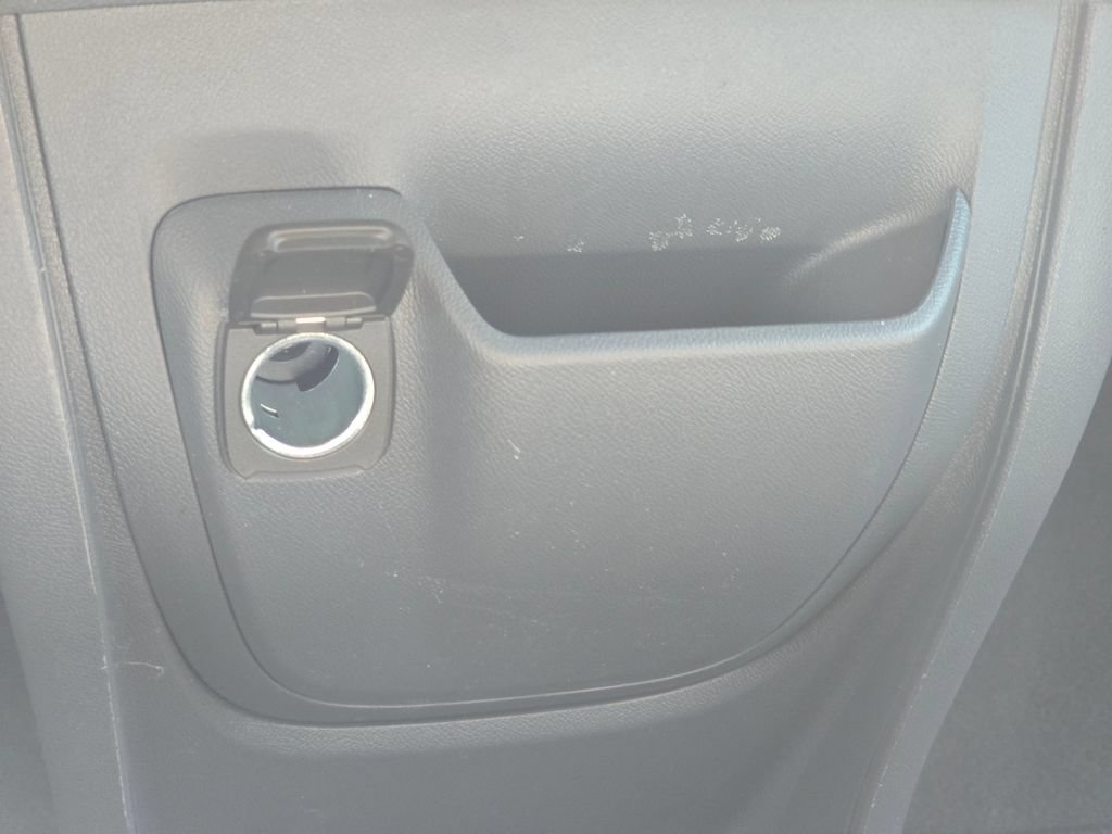 Used 2020 Chevrolet Bolt Premier w/ Infotainment Package FWD image 30