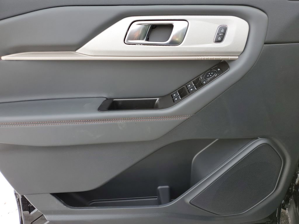 New 2026 Ford Explorer Active w/ Active Comfort Package image 24