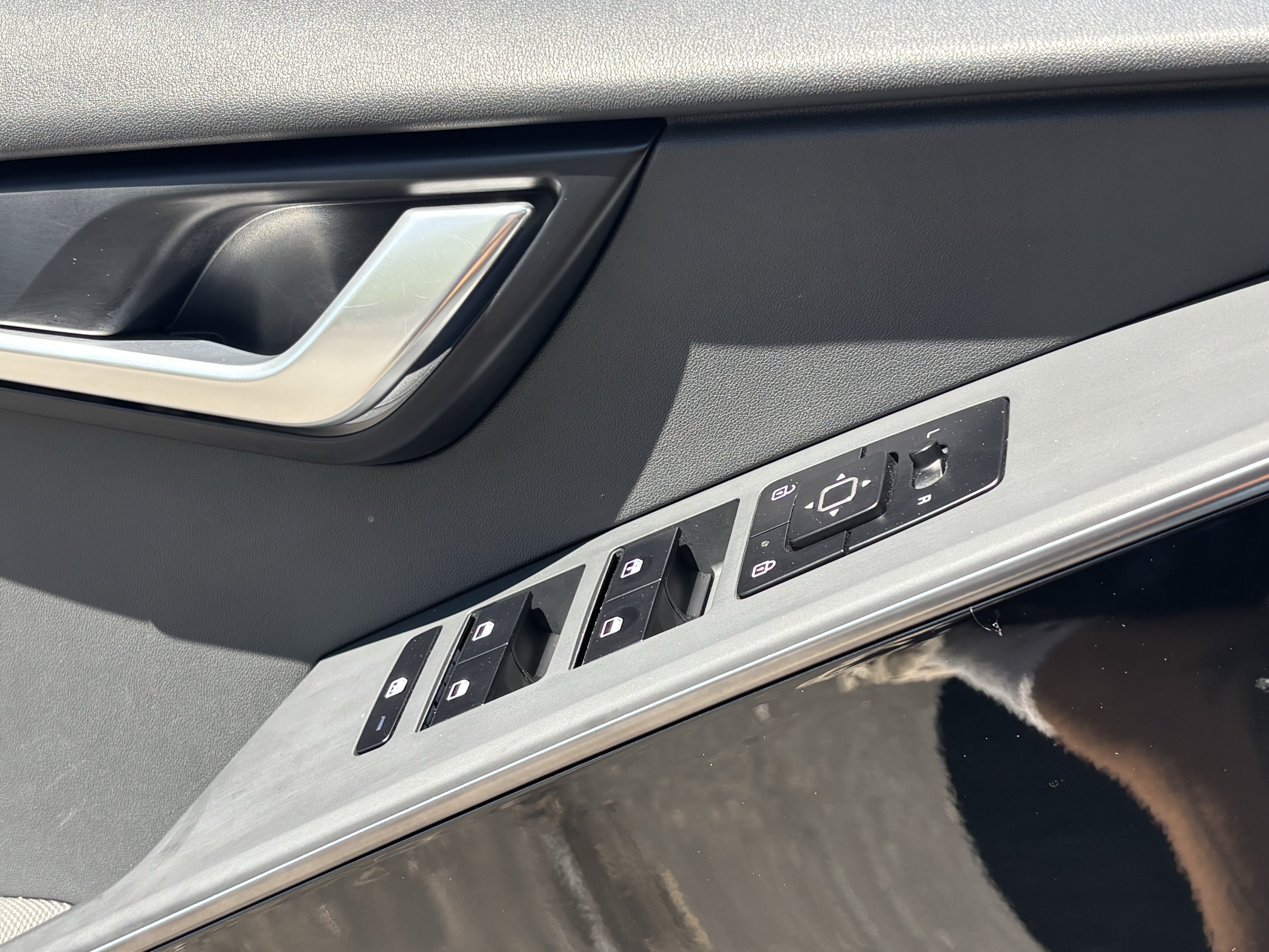 Certified 2025 Kia Niro EX FWD image 19