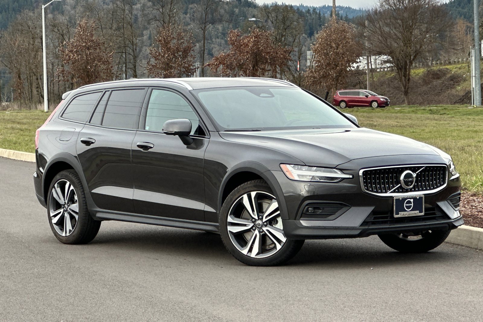 Used 2025 Volvo V60 B5 Cross Country Plus