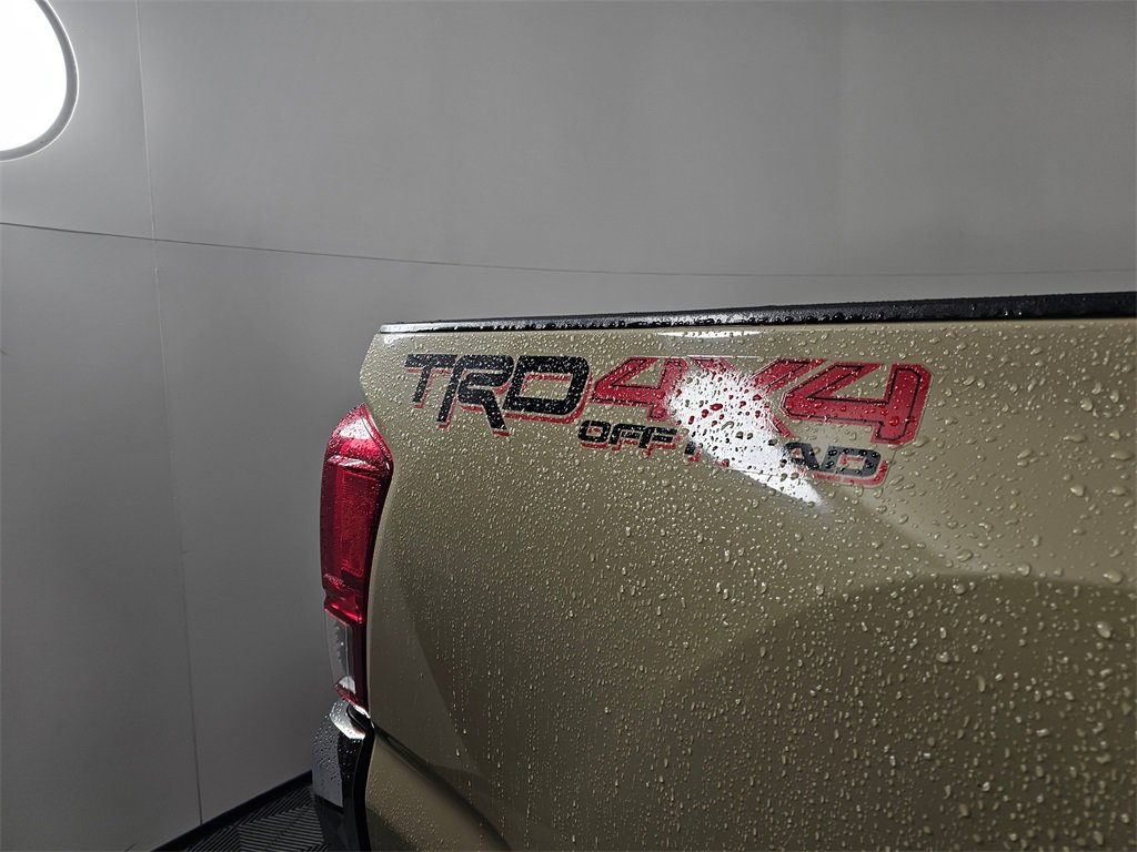 Used 2016 Toyota Tacoma TRD Off-Road image 16