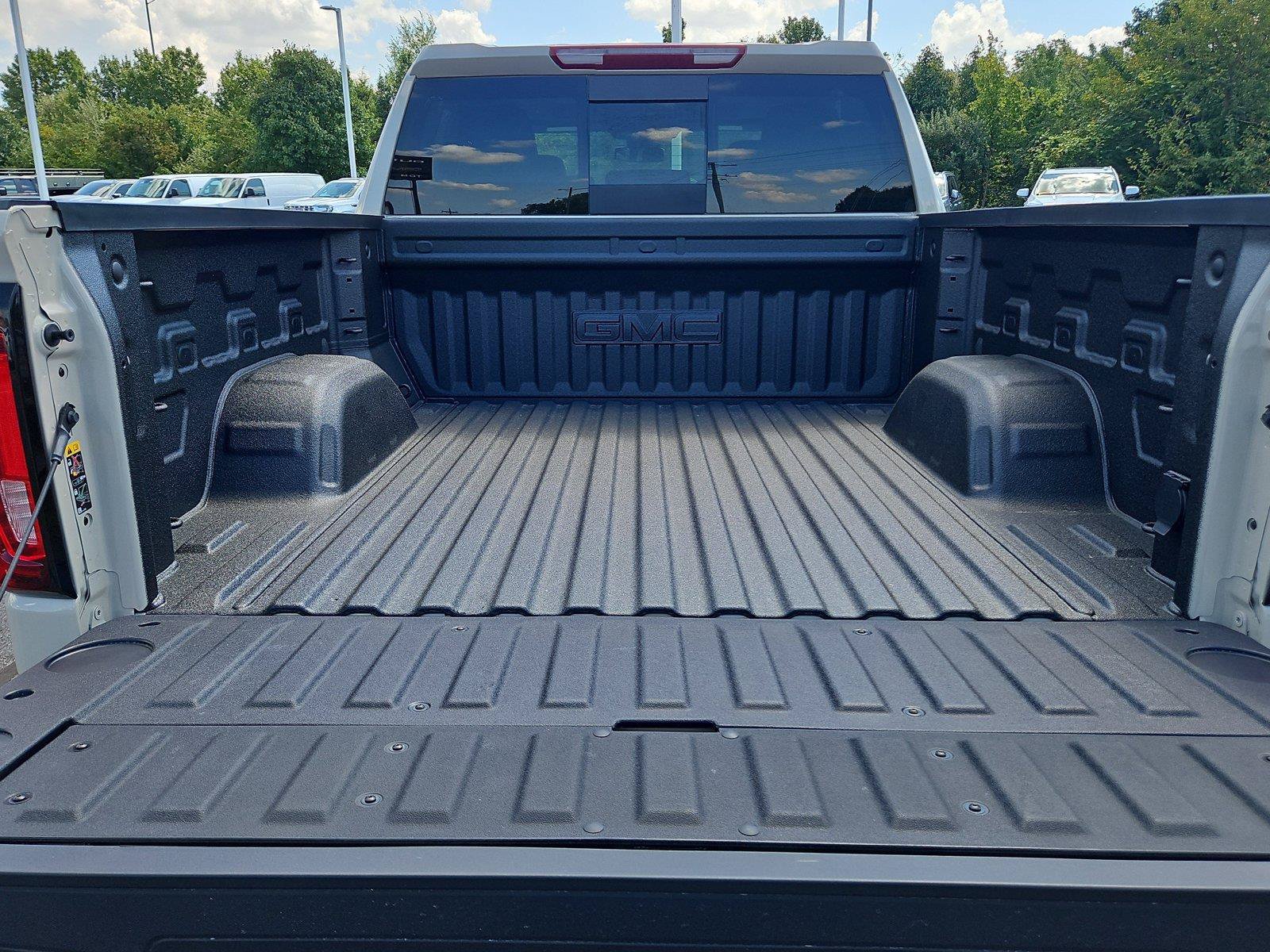 New 2026 GMC Sierra 1500 SLT w/ SLT Premium Plus Package AWD/4WD image 7