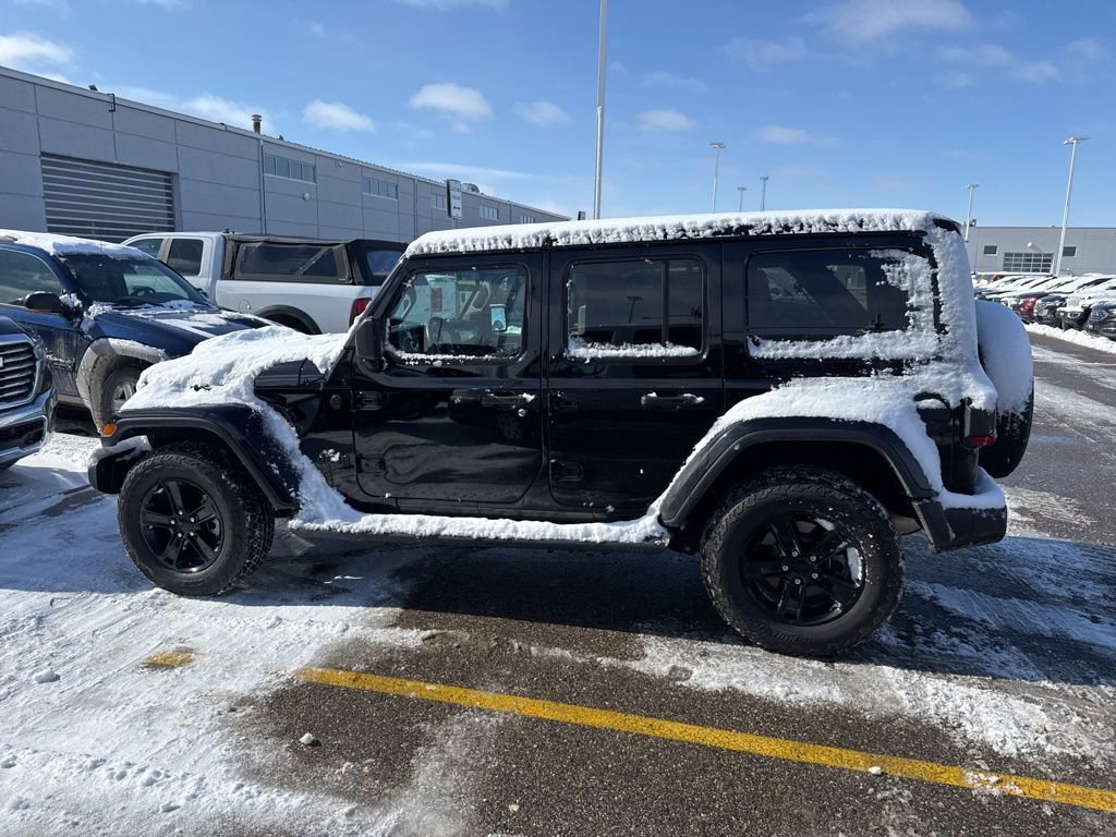 Used 2022 Jeep Wrangler Unlimited Sahara image 8