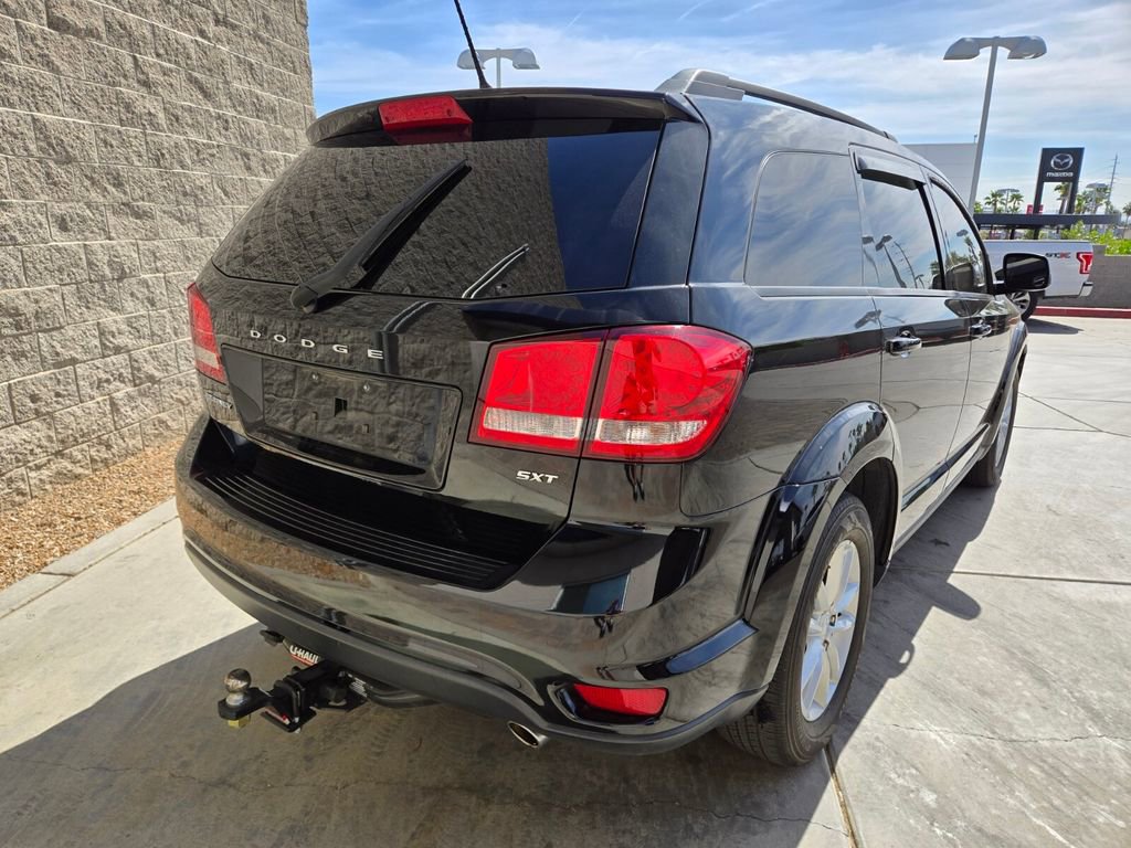 Used 2014 Dodge Journey SXT w/ Flexible Seating Group image 4