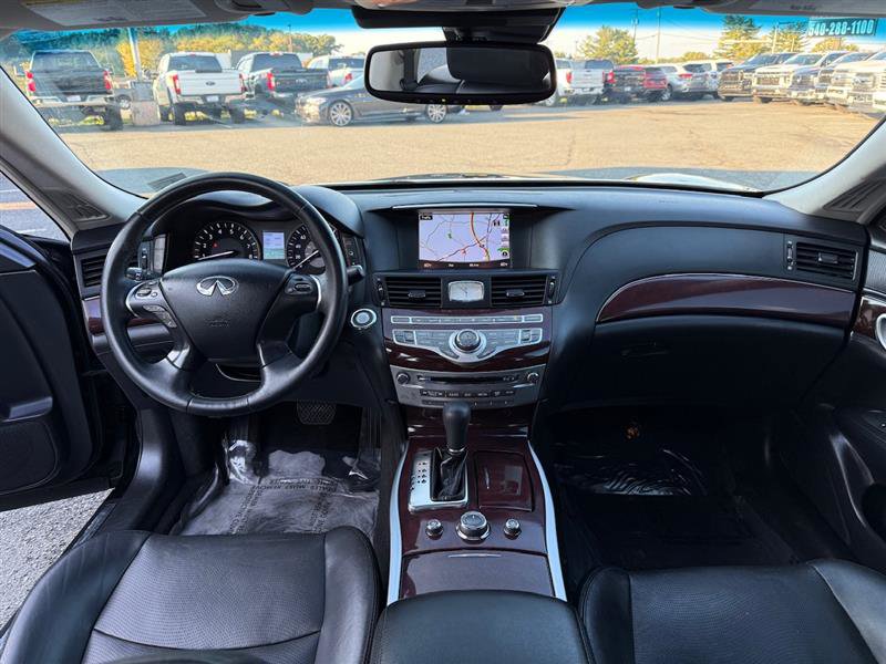 Used 2019 INFINITI Q70 Luxe image 26