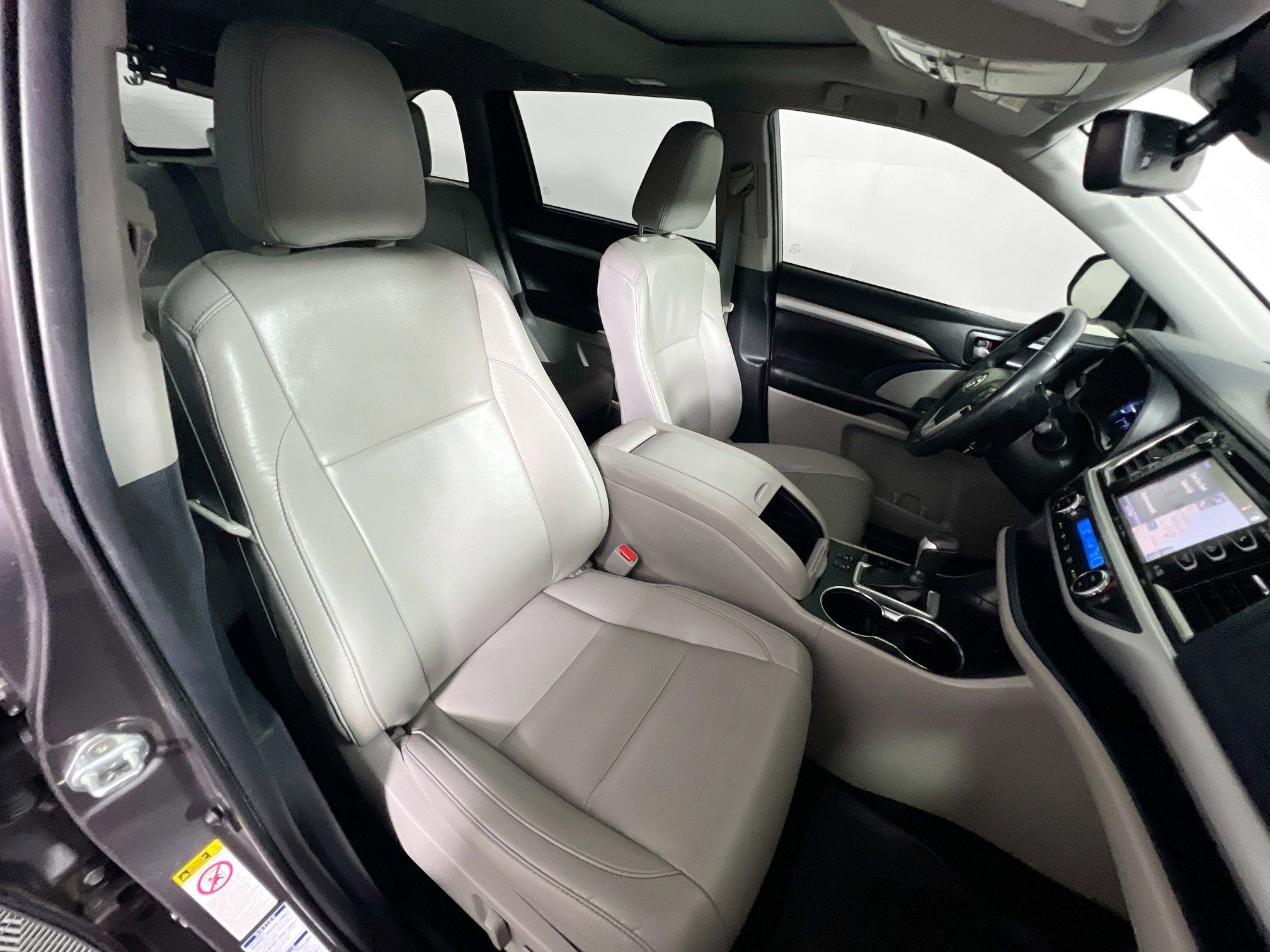 Used 2019 Toyota Highlander XLE image 31