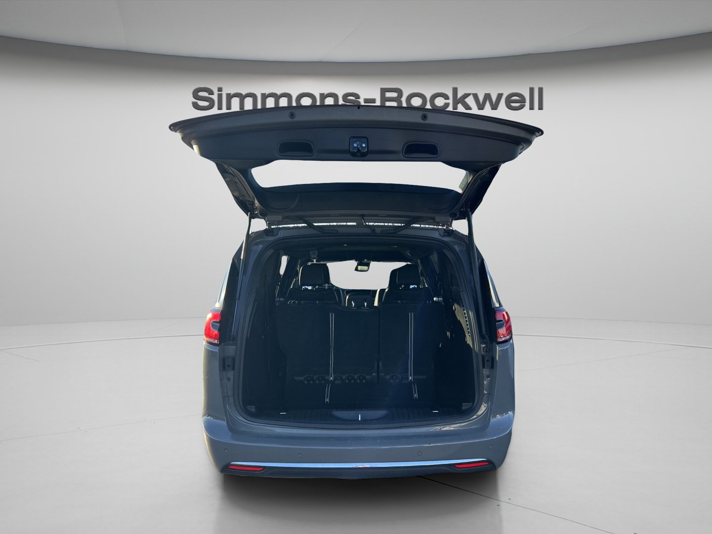 Used 2025 Chrysler Pacifica Select image 8