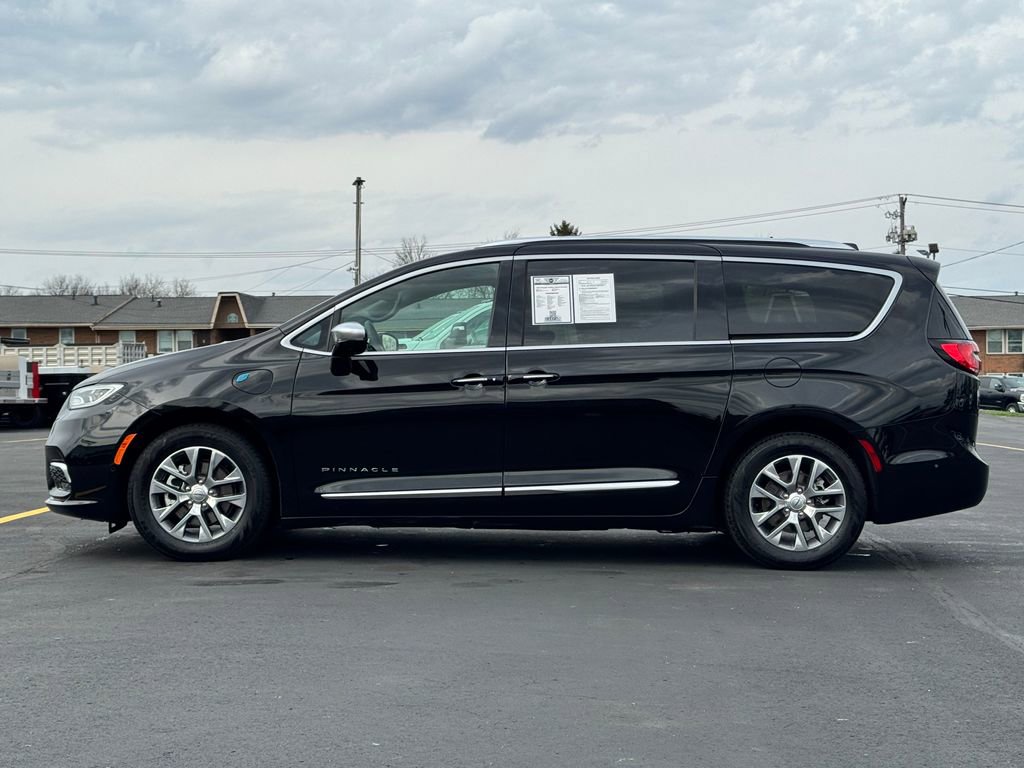 Used 2024 Chrysler Pacifica Pinnacle image 9