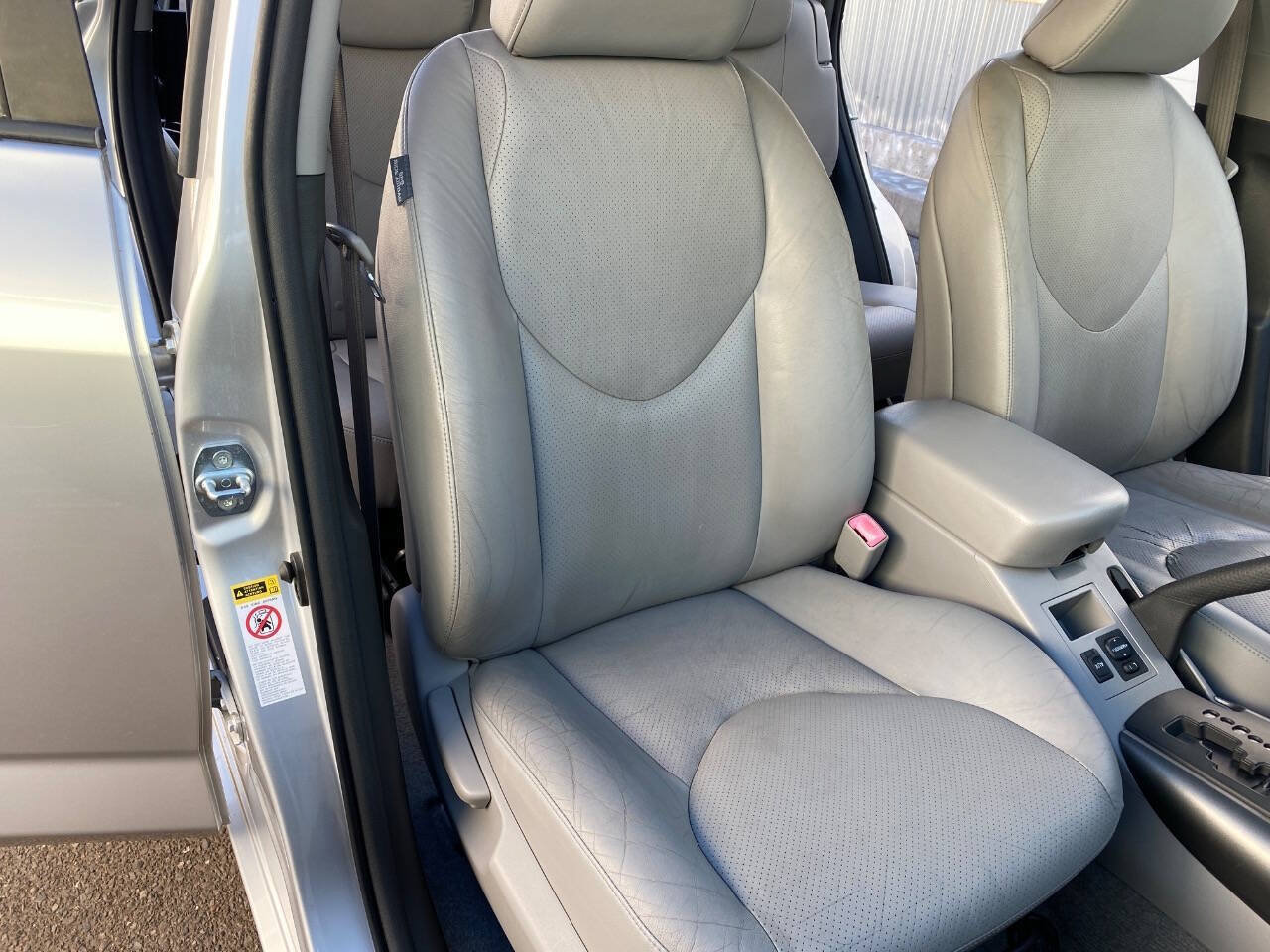 Used 2010 Toyota RAV4 Limited FWD image 31