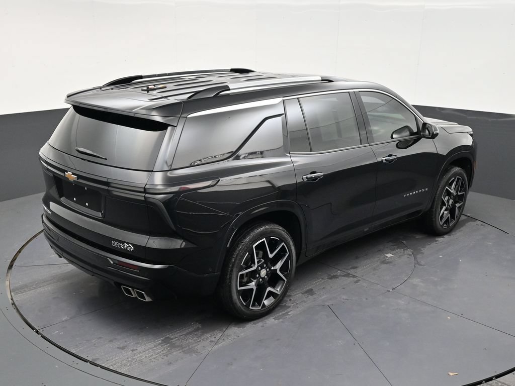 Used 2025 Chevrolet Traverse High Country FWD image 16