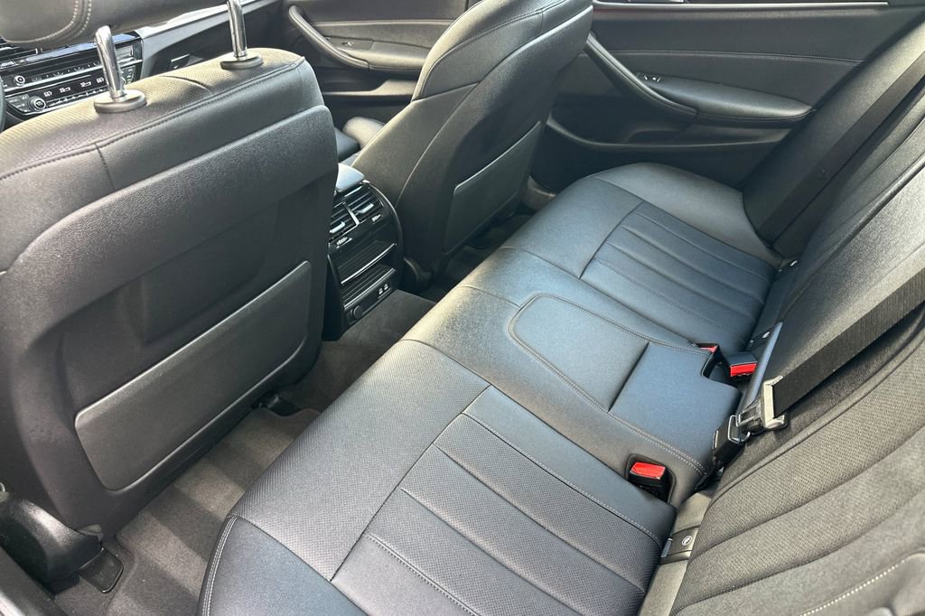 Used 2023 BMW 530i w/ M Sport Package RWD image 12