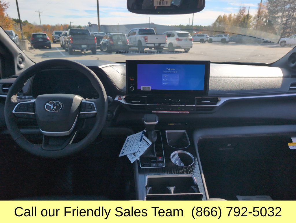 New 2026 Toyota Sienna XLE Woodland Edition AWD/4WD image 12