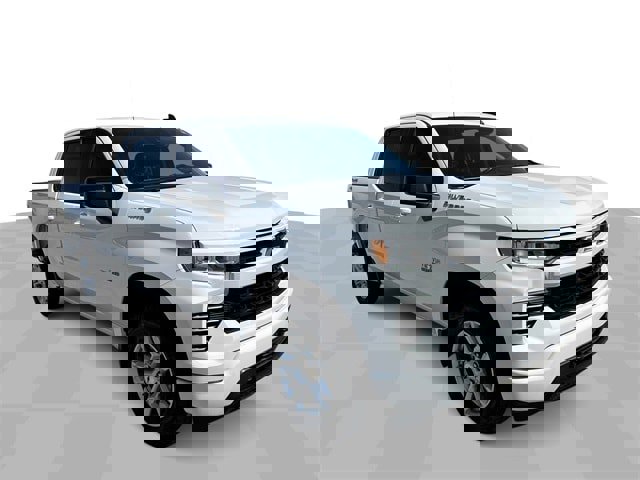 Used 2022 Chevrolet Silverado 1500 RST image 2