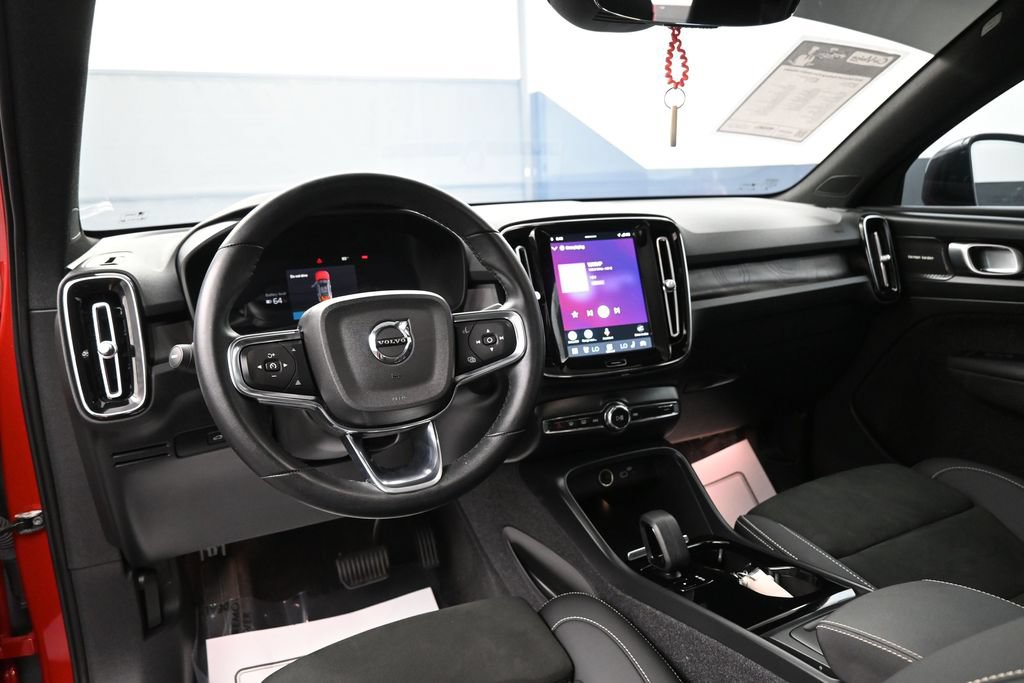 Used 2023 Volvo C40 P8 Recharge Ultimate AWD/4WD image 7