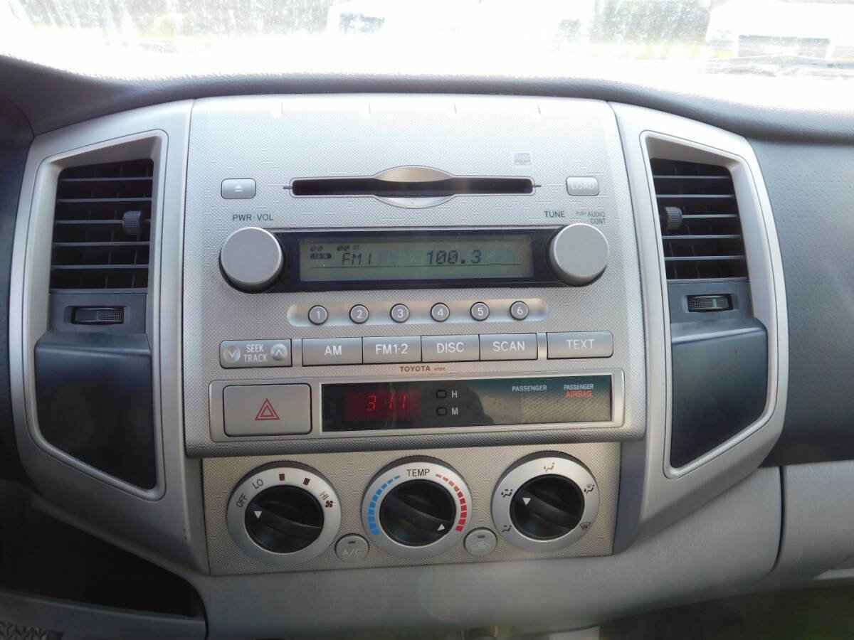 Used 2005 Toyota Tacoma PreRunner RWD image 9