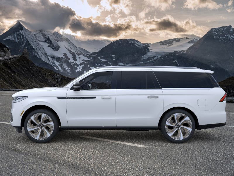 New 2025 Lincoln Navigator L Black Label image 3