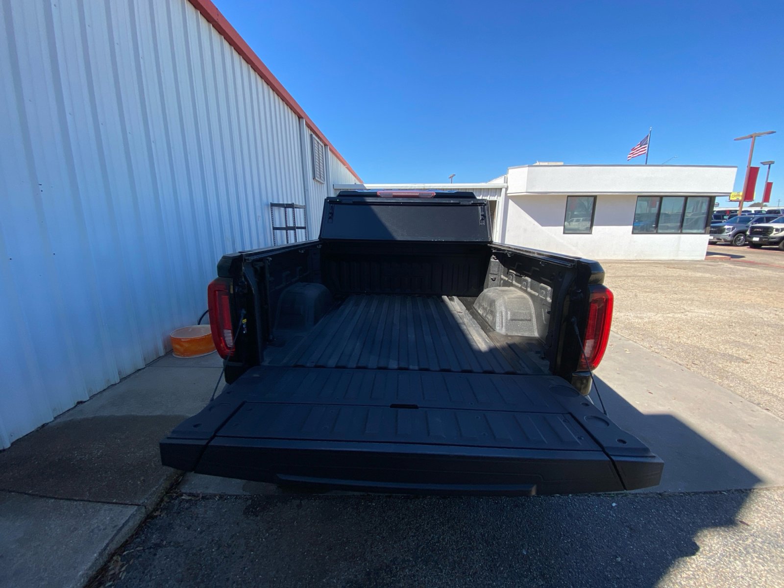 Used 2020 GMC Sierra 1500 SLT image 12