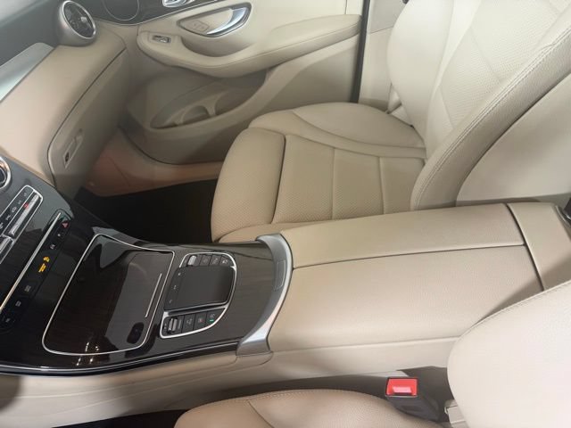 Used 2022 Mercedes-Benz GLC 300 4MATIC image 17
