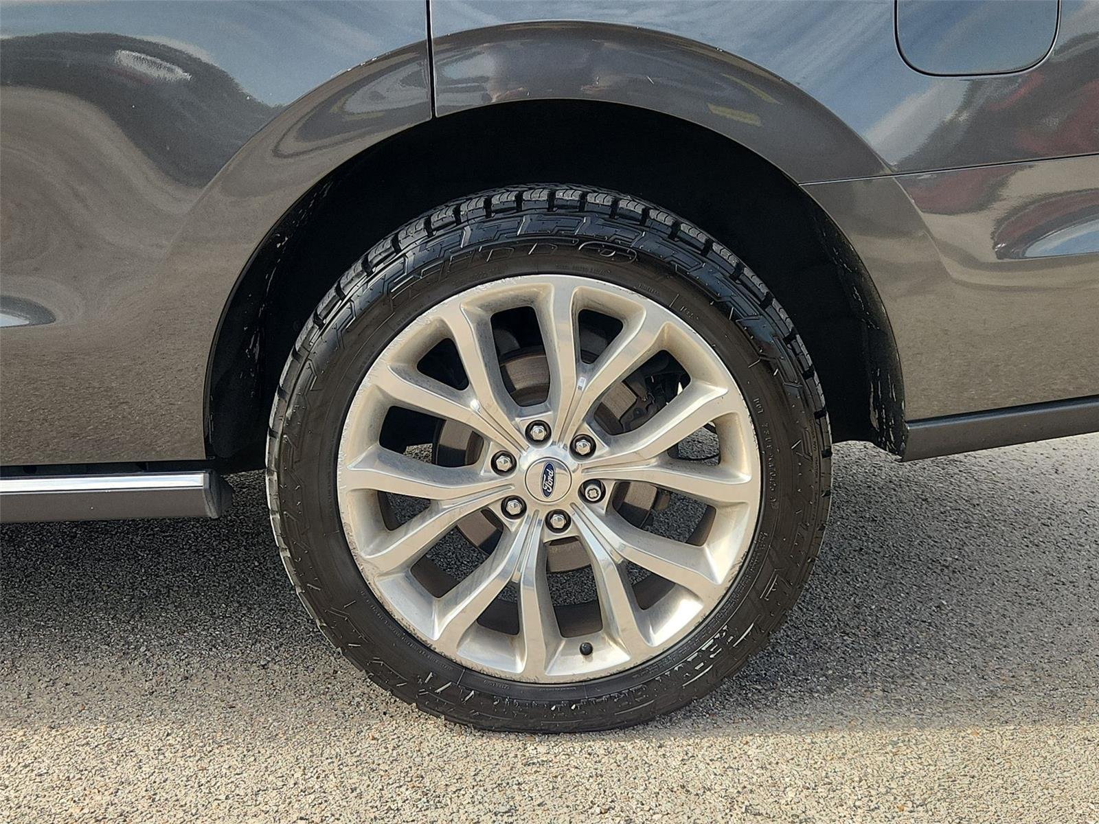 Used 2019 Ford Expedition Limited w/ Equipment Group 302A AWD/4WD image 34