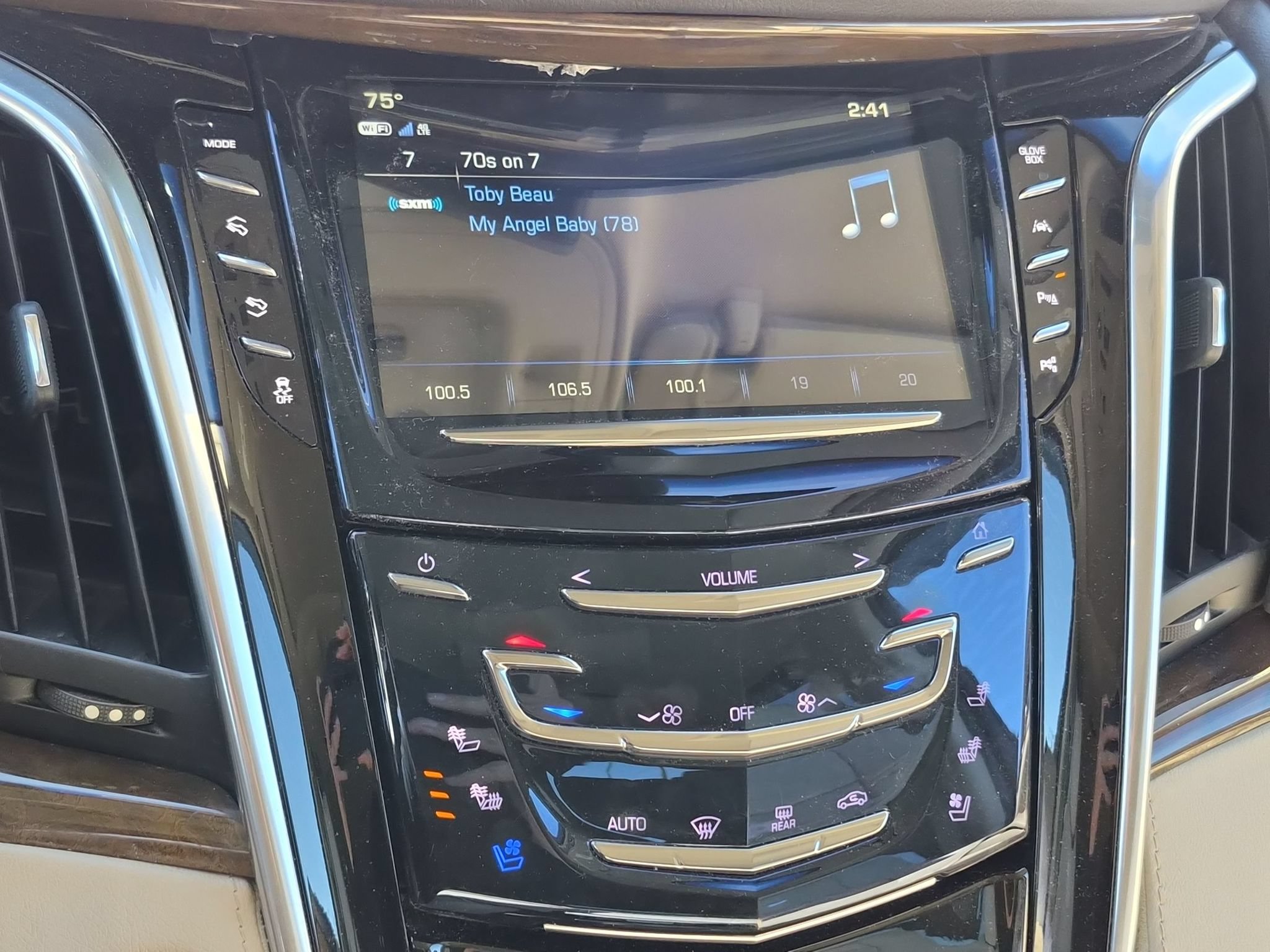 Used 2018 Cadillac Escalade Luxury RWD image 13