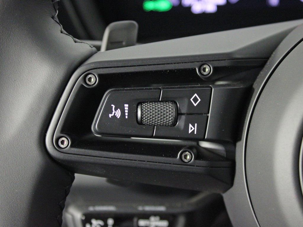 Certified 2025 Porsche Cayenne Coupe image 25