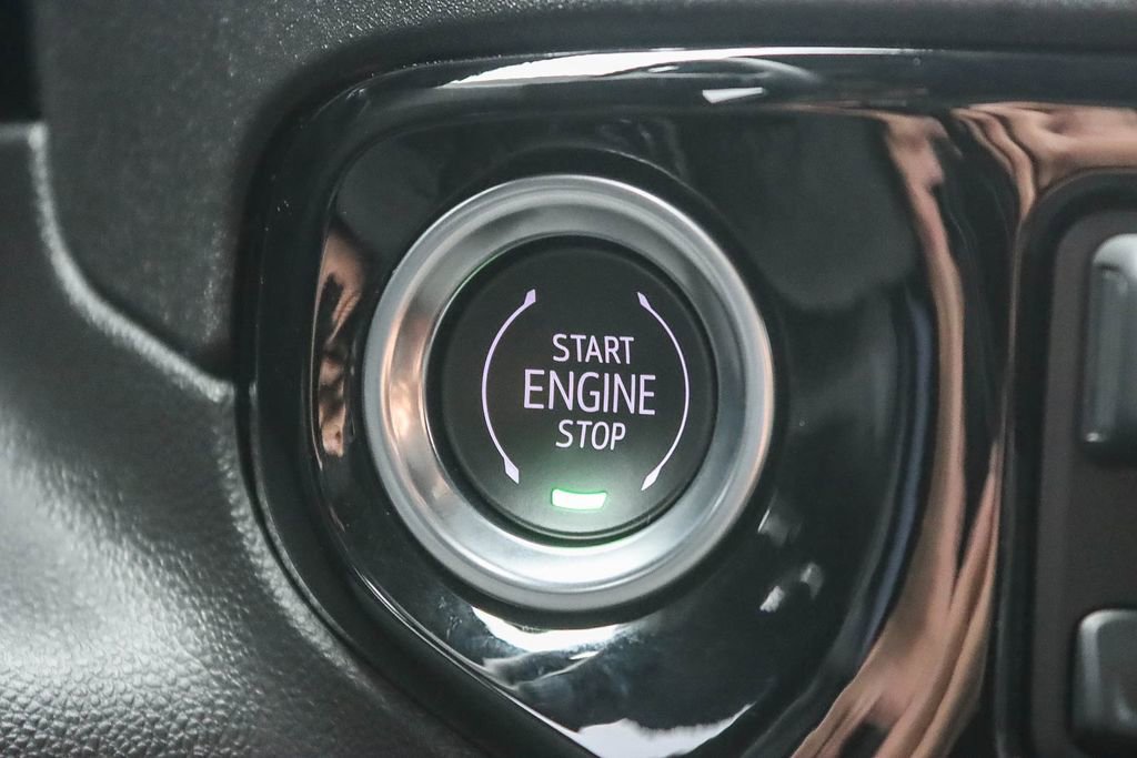 Used 2025 GMC Sierra 1500 Elevation image 29