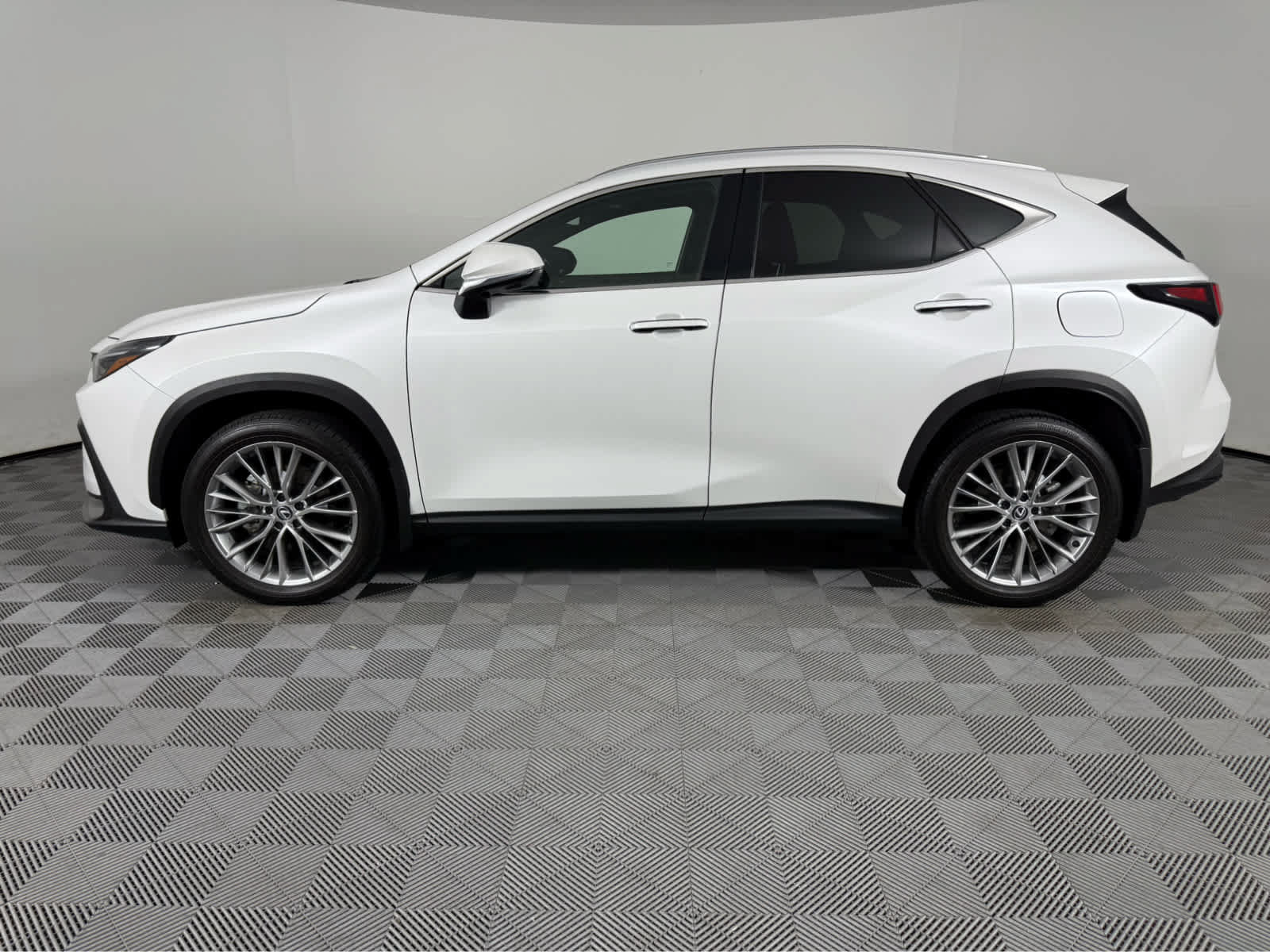 Used 2024 Lexus NX 350 AWD w/ Vision Package image 6