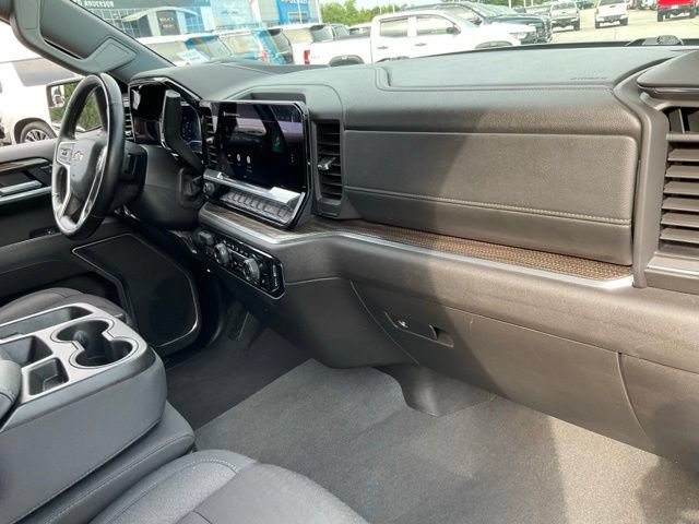 Used 2025 Chevrolet Silverado 1500 LT AWD/4WD image 20