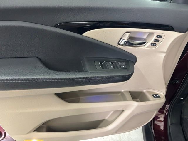 Used 2017 Honda Pilot Touring image 11