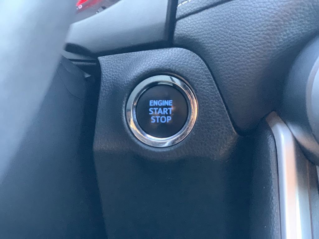 Used 2022 Toyota RAV4 XLE Premium image 14