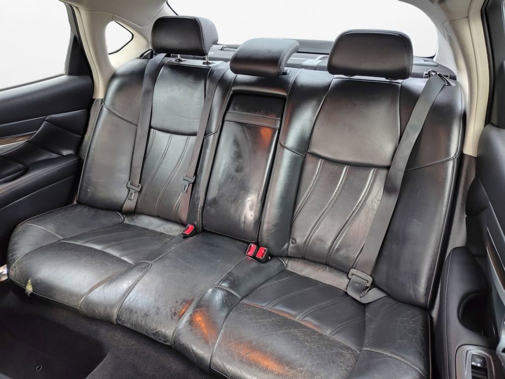 Used 2016 INFINITI Q70 L 5.6 w/ V8 Deluxe Technology Package image 22