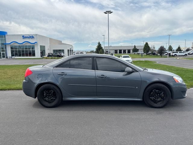 Used 2009 Pontiac G6 Sedan w/ Preferred Package FWD image 2