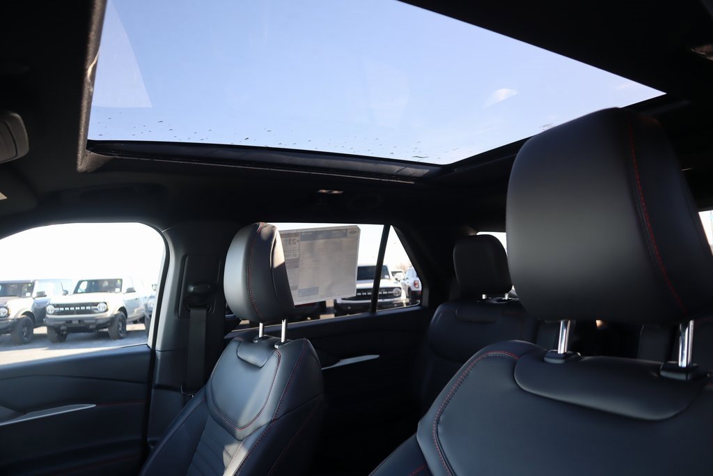 New 2026 Ford Explorer ST-Line w/ ST-Line Street Pack image 17